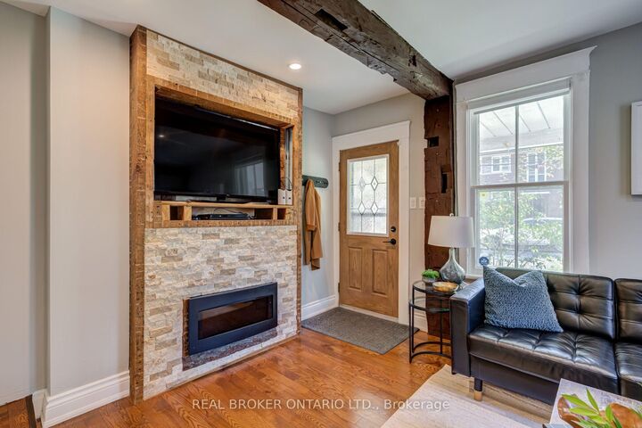 Property Photo: 30 Elizabeth Street S ON L4C 3V4