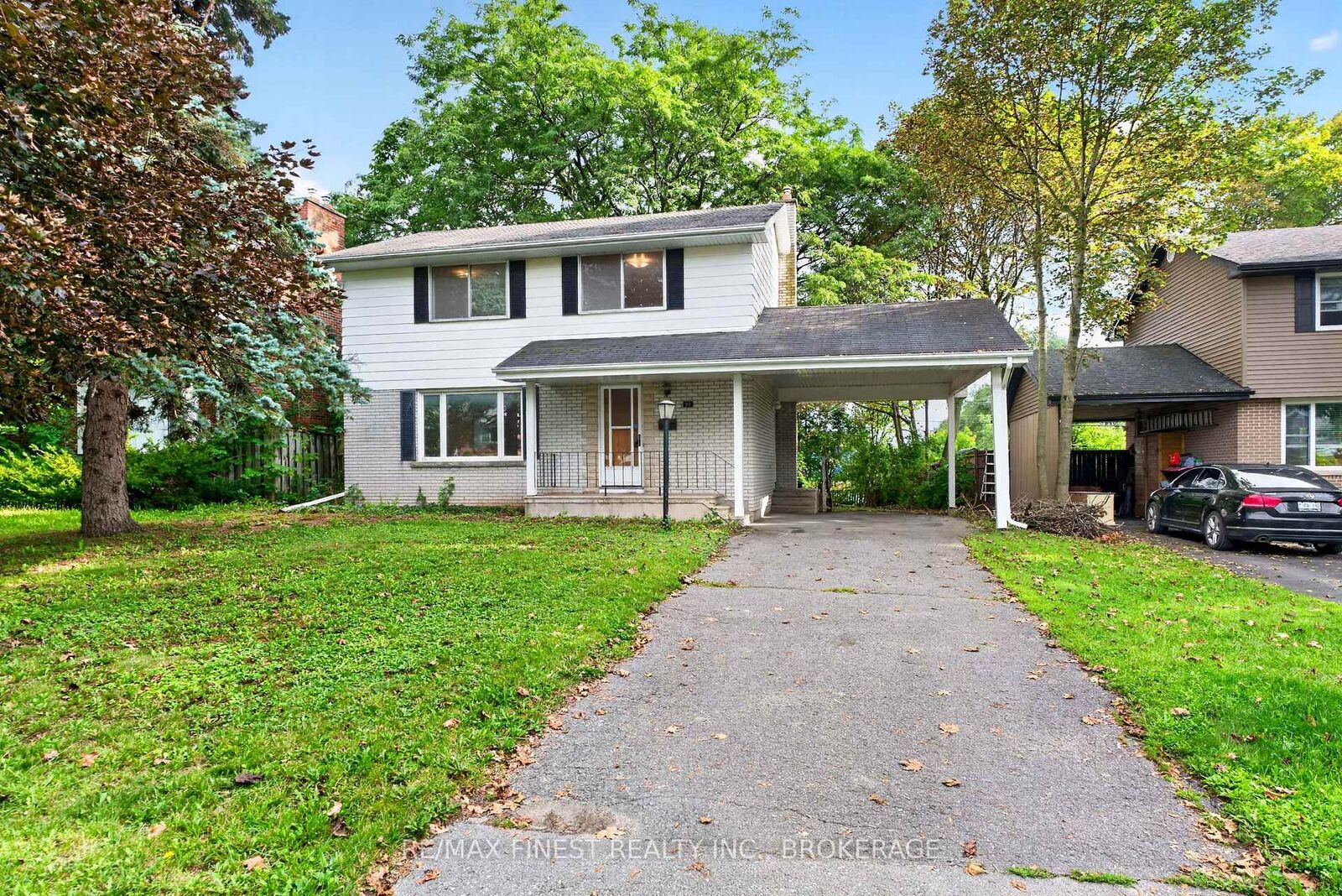 Property Photo: 92 Cliff Crescent ON K7M 1A8