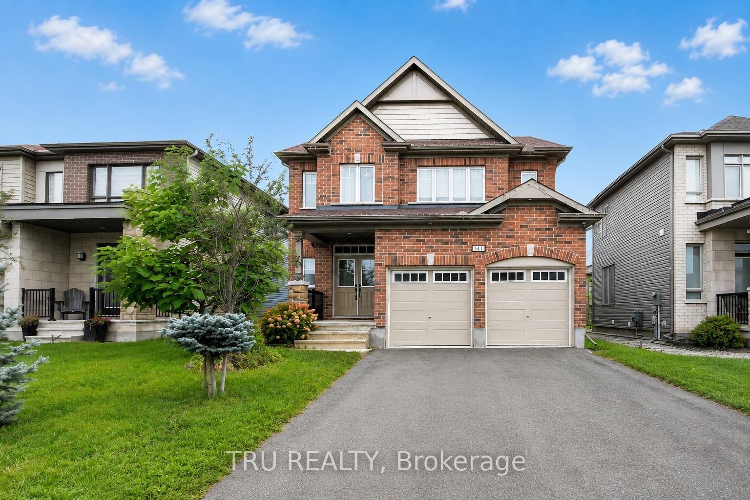 Property Photo:  641 Parade Drive  ON K2S 0X8 