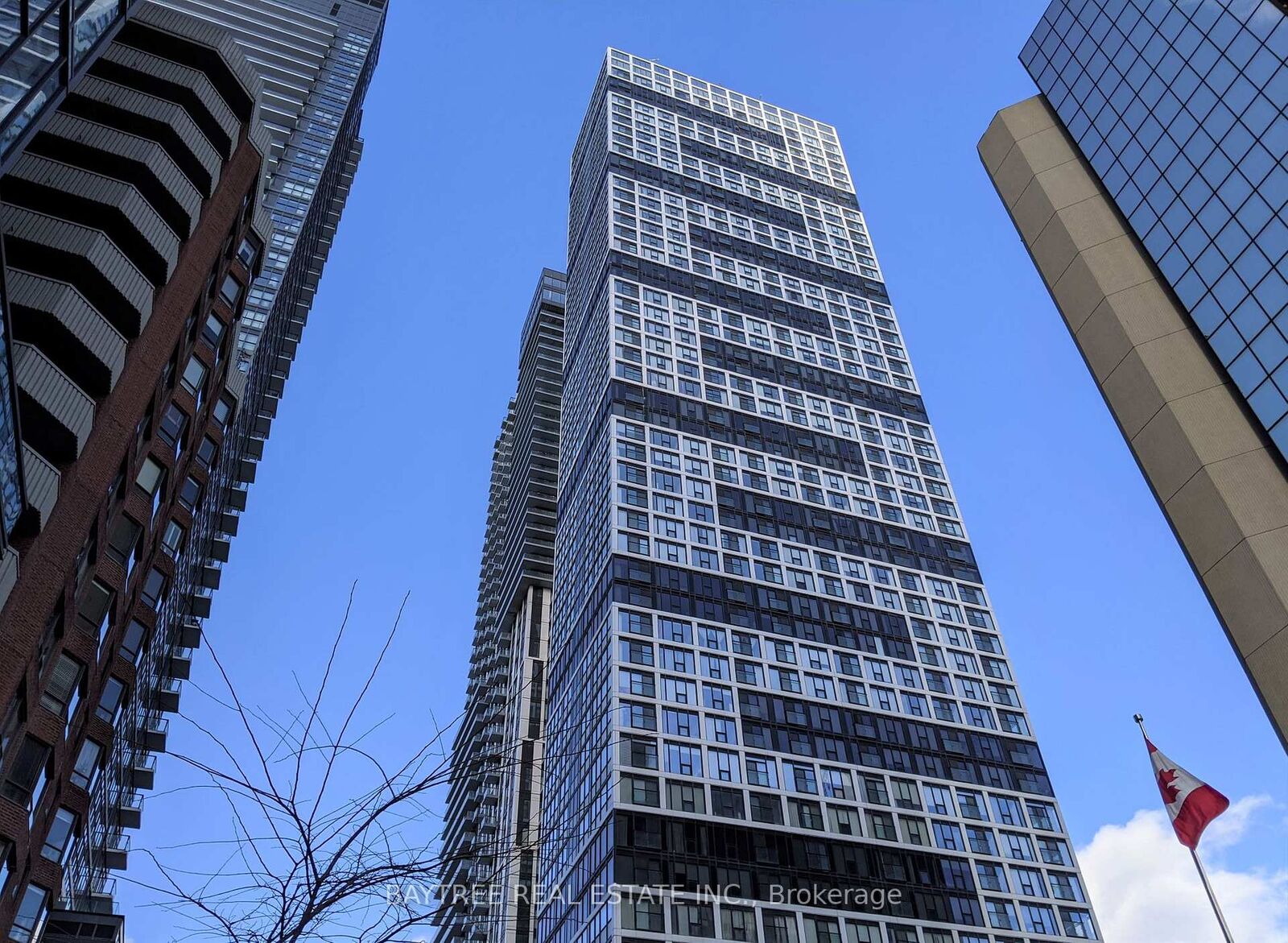 Property Photo:  181 Dundas Street E 1811  ON M5A 1Z4 