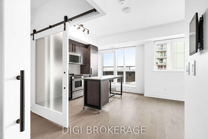 Property Photo:  560 Rideau Street 218  ON K1N 5Z8 