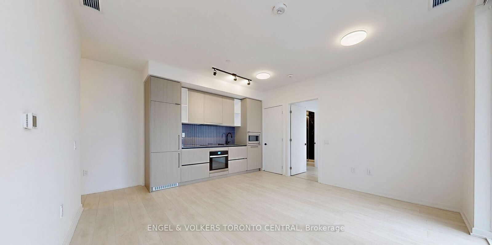 Property Photo:  1285 Dupont Street 2901  ON M6H 0E3 