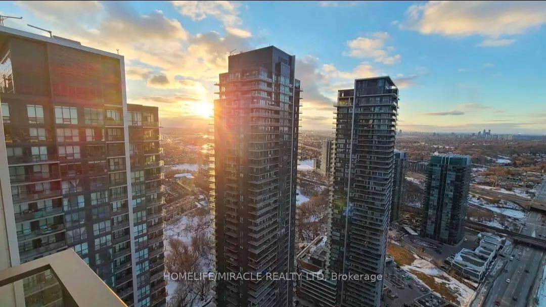 Property Photo:  2200 Lakeshore Boulevard W 4705  ON M8V 1A4 