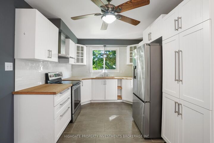 Property Photo:  85 Daphne Crescent Upper  ON L4M 2Y7 