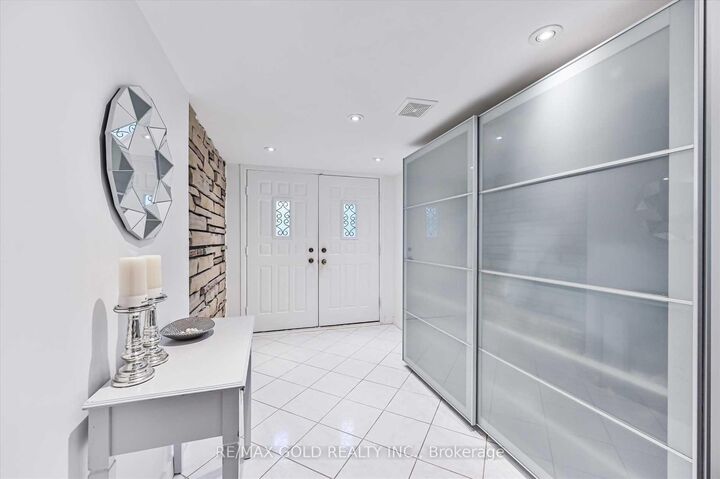 Property Photo:  41 Brookland Drive Main + Office  ON L6T 2M6 