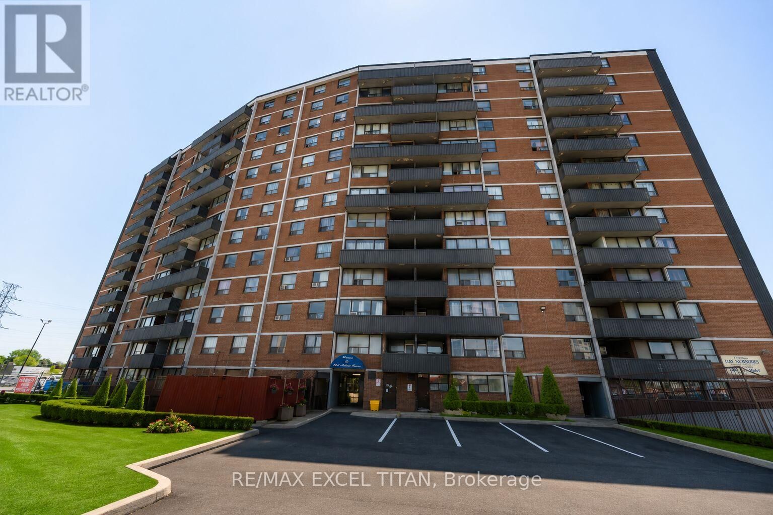 Property Photo:  1385 Midland Avenue 801  ON M1P 3B8 