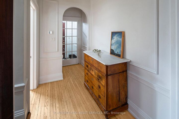 Property Photo:  70 Crescent Road  ON M4W 1T5 
