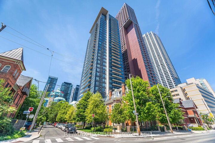 Property Photo:  28 Linden Street 2207  ON M4Y 0A4 