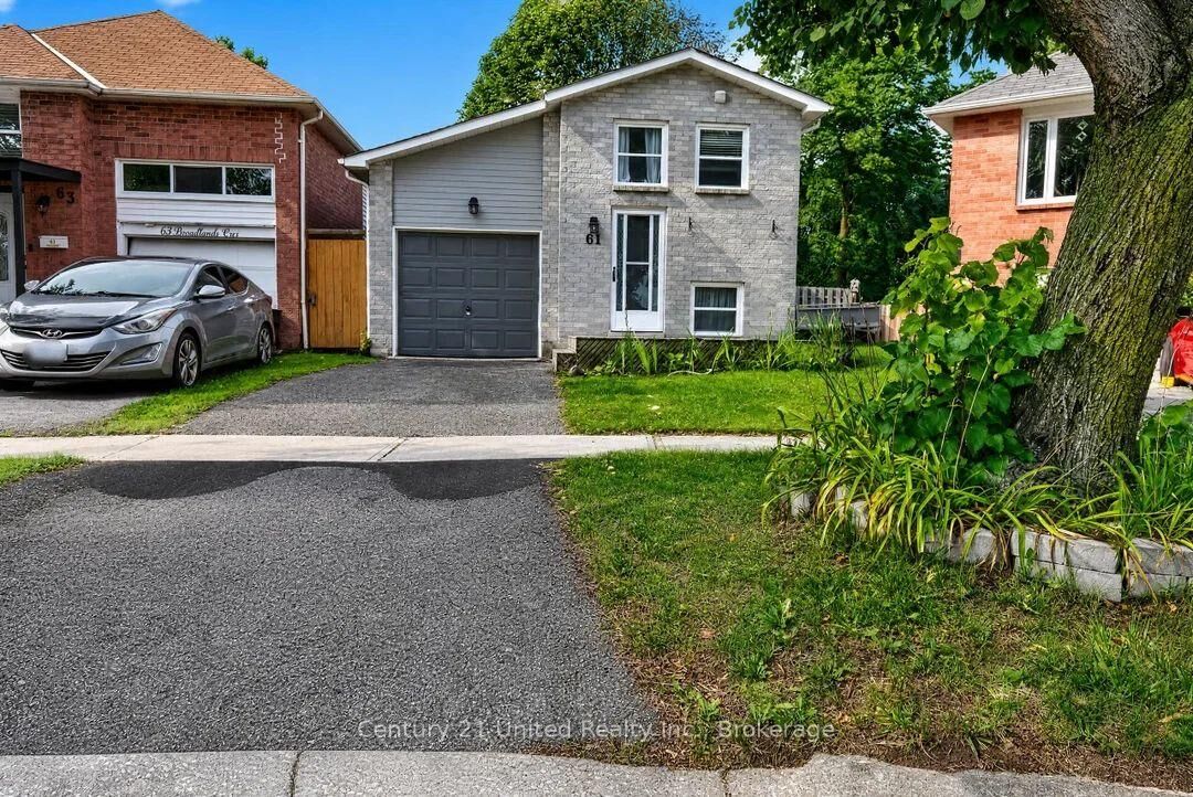 Property Photo:  61 Broadlands Crescent  ON L1E 1R3 