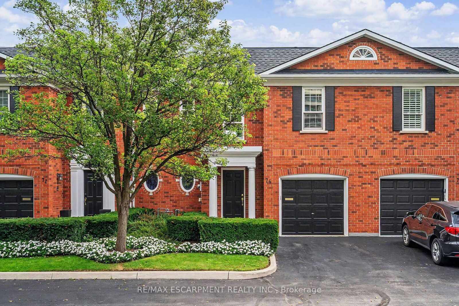 Property Photo:  74 Fairwood Place W  ON L7T 4B6 