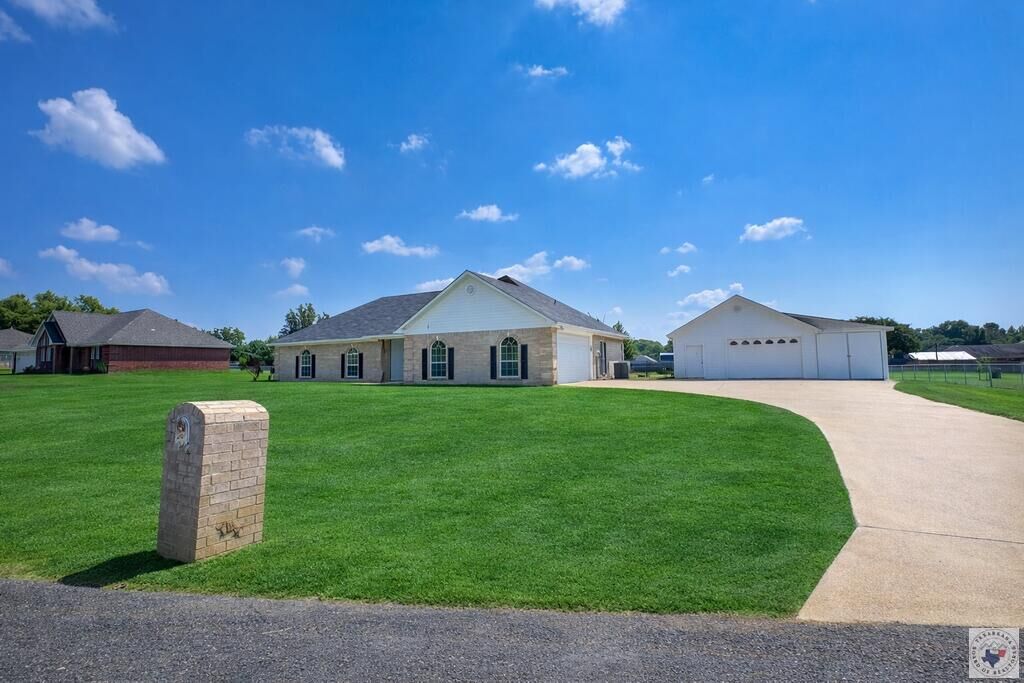 Property Photo:  9 Willow Bend  TX 75570 