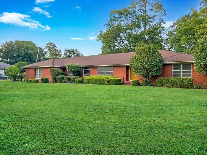 Property Photo:  801 Gordon  GA 31620 