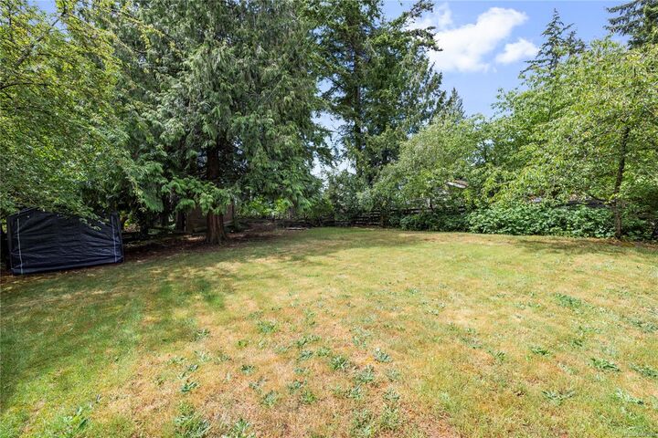 Property Photo:  3211 Uplands Dr  BC V9T 2T2 