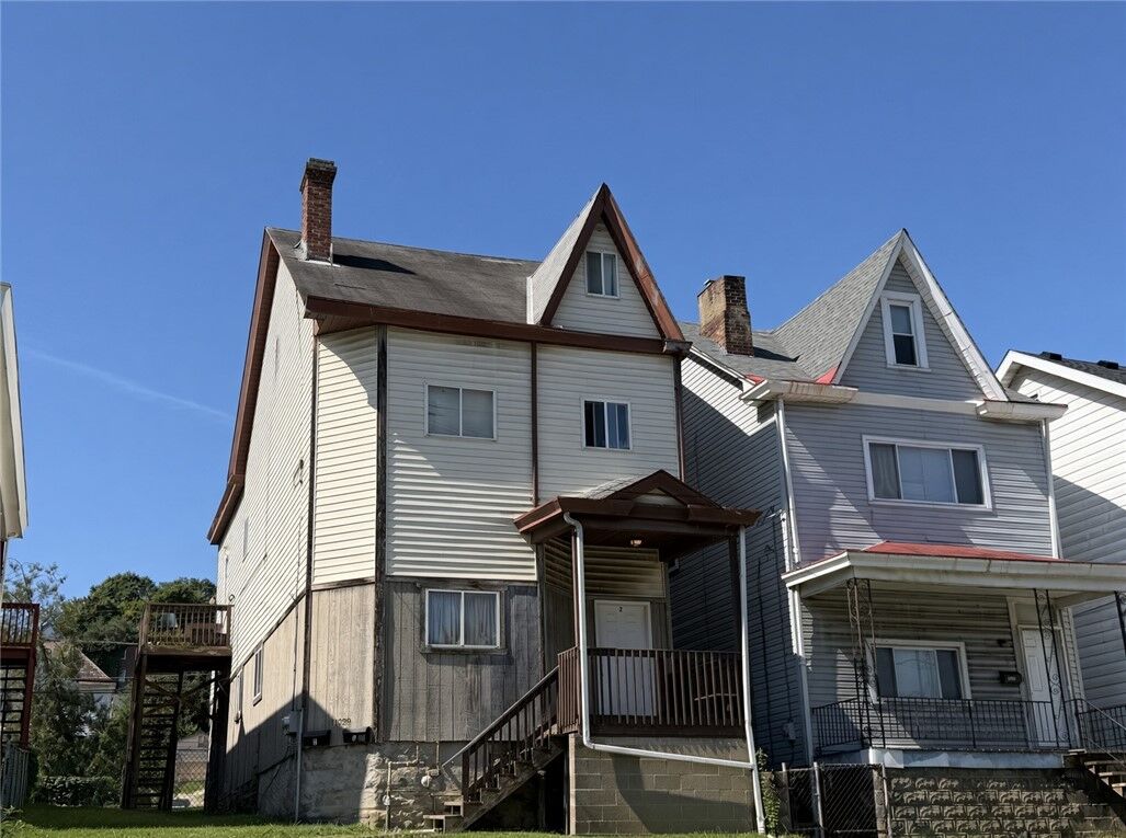 Property Photo:  1029 Chartiers Ave  PA 15220 