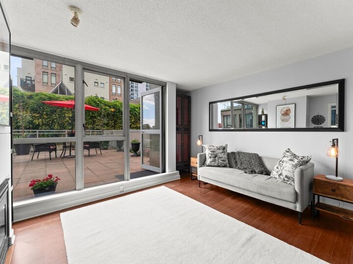 Property Photo:  1238 Richards Street  BC V6B 6M6 