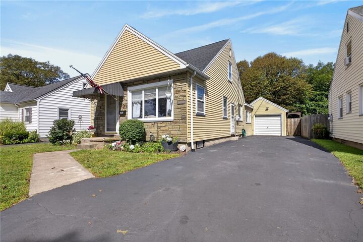Property Photo:  526 Winchester Street  NY 14615 