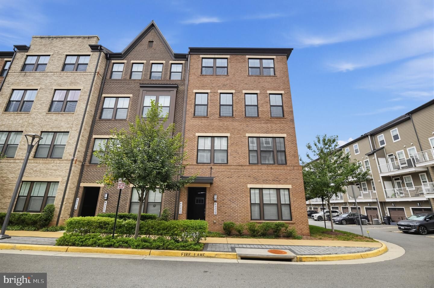 Property Photo: 45222 Lettermore Square VA 20166