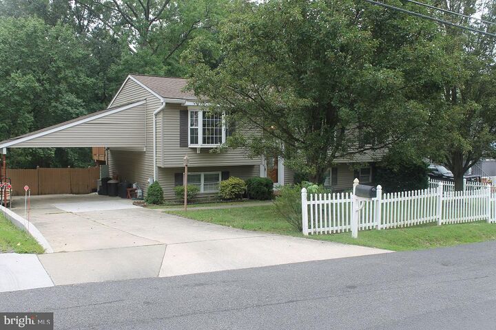 Property Photo: 5817 N Hazelwood Avenue MD 21206