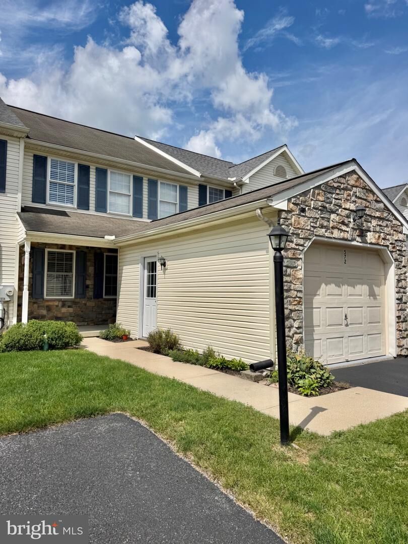 Property Photo:  572 E Wood Duck Drive  PA 17545 
