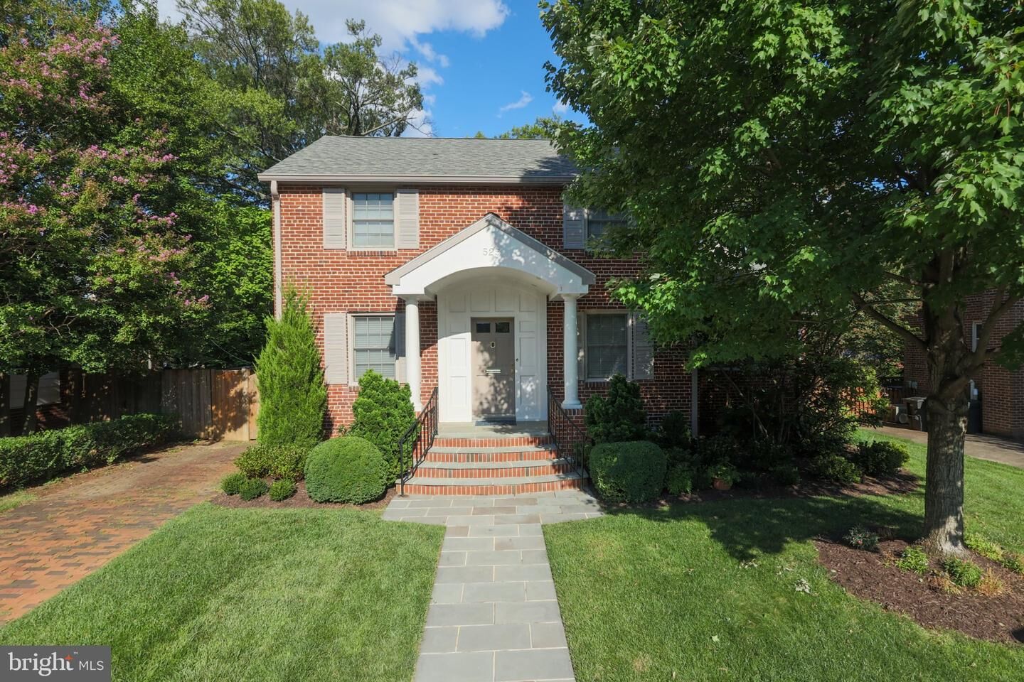 Property Photo: 525 N Oxford Street VA 22203