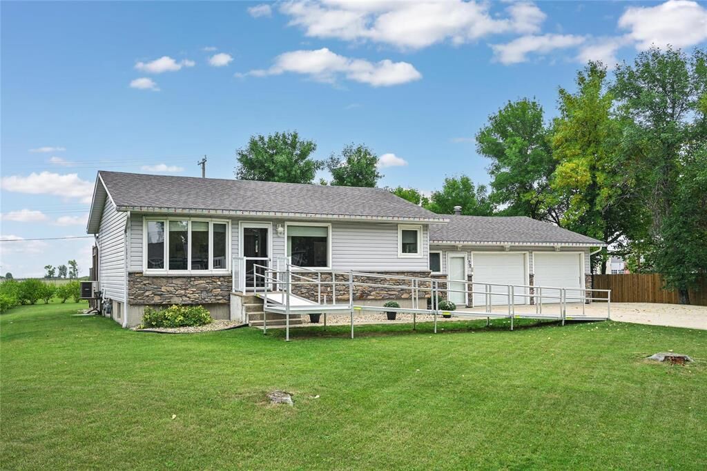 Property Photo:  139 Ritchot Drive  MB R0A 0A1 