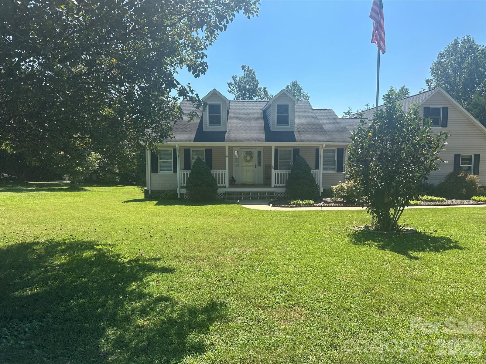Property Photo:  3105 Hunters Ridge Court  NC 28655 