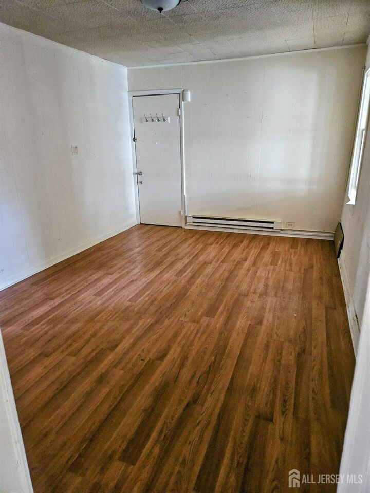 Property Photo:  427 Magnolia Street C  NJ 08904 