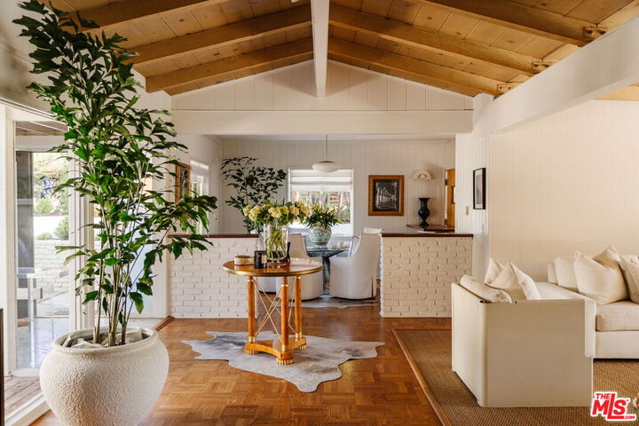 Property Photo: 809 Broom Way CA 90049