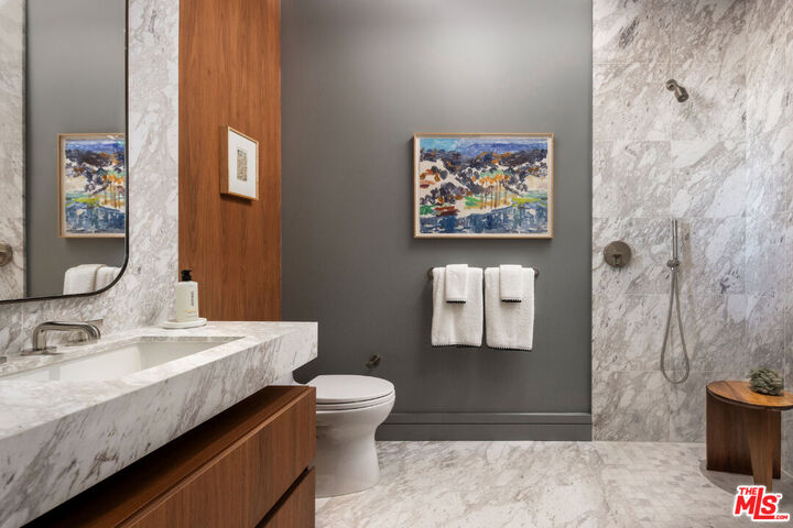 Property Photo: 211 W Elm Ct, Unit 14C CA 90067