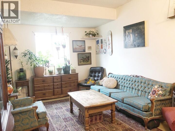 Property Photo: 417 East 17 Avenue BC V5V 1B2