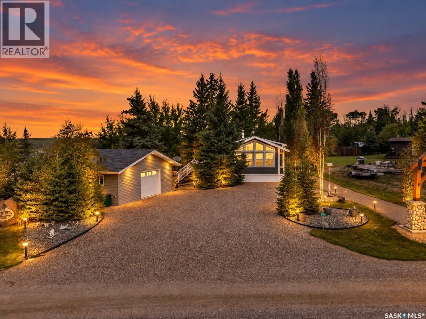 Property Photo: 404 Ash Avenue SK S0M 1A0