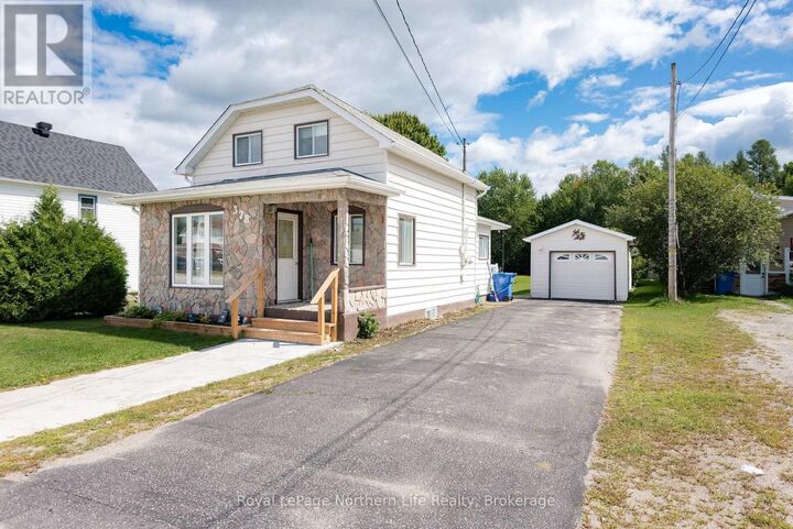 Property Photo:  378 Nipissing Street  ON P2B 3E2 