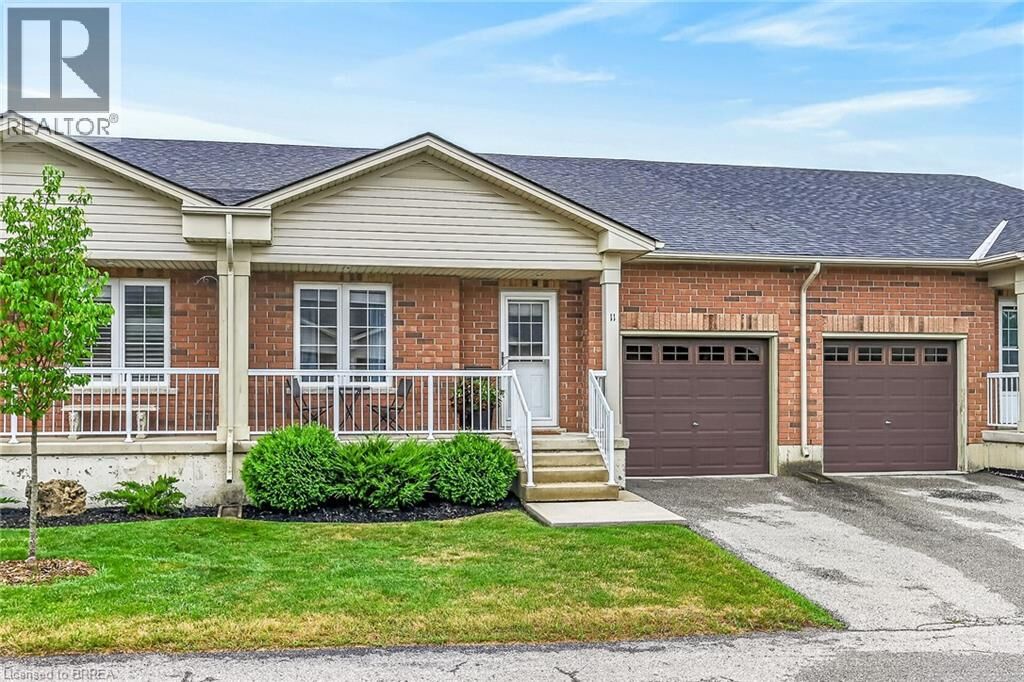 Property Photo:  54 Garden Avenue 11  ON N3S 0A1 