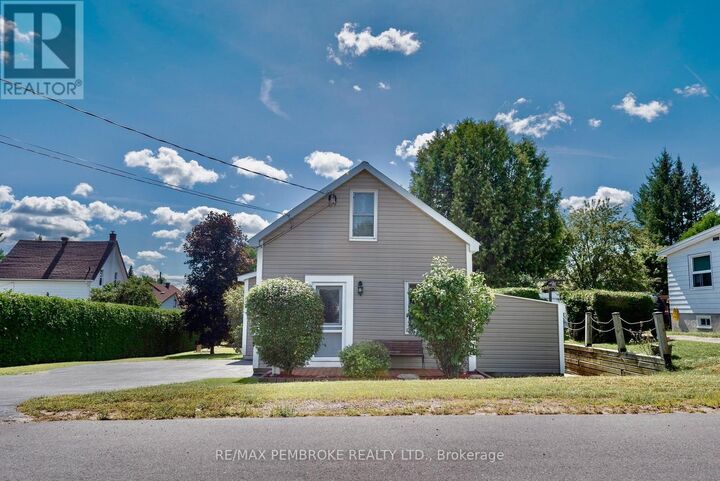 Property Photo:  628 Perth Street  ON K8A 6C1 