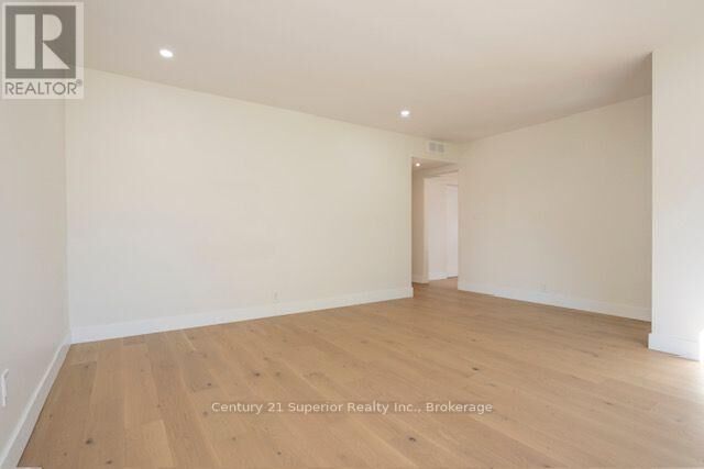 Property Photo:  2011 Murray Avenue  ON P7E 5B2 