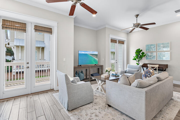 Property Photo: 37 York Lane Unit A FL 32461