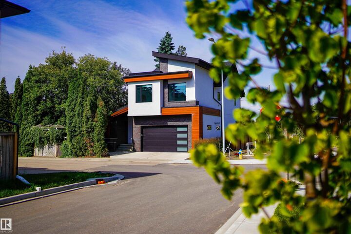 Property Photo:  12819 Woodbend Place NW  AB T5N 3V3 