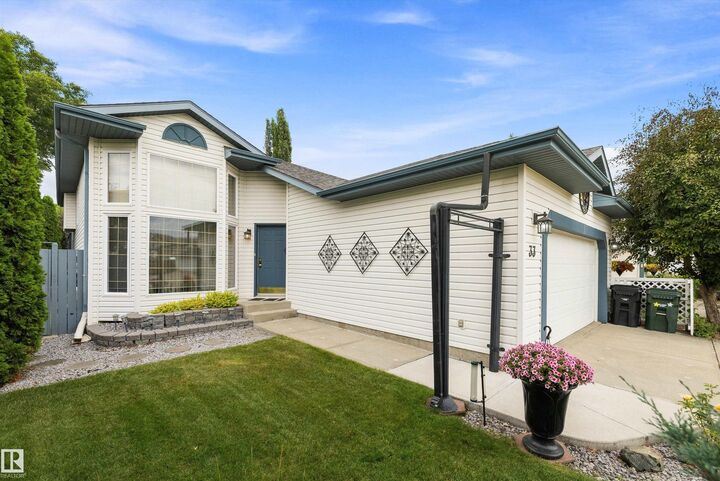 Property Photo:  33 Dorian Way  AB T8H 1Y2 