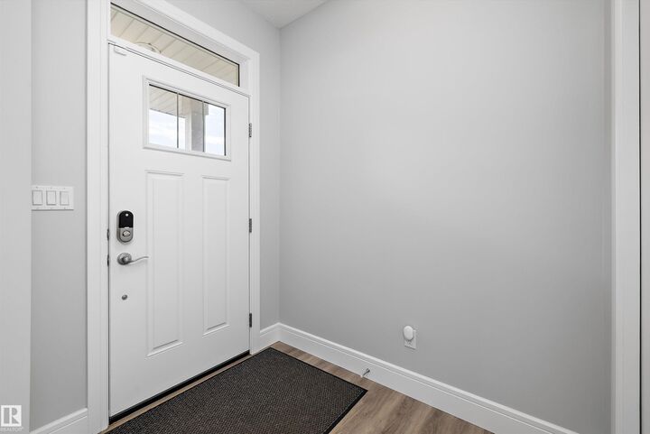 Property Photo:  4235 Chichak Close SW  AB T6W 4B3 