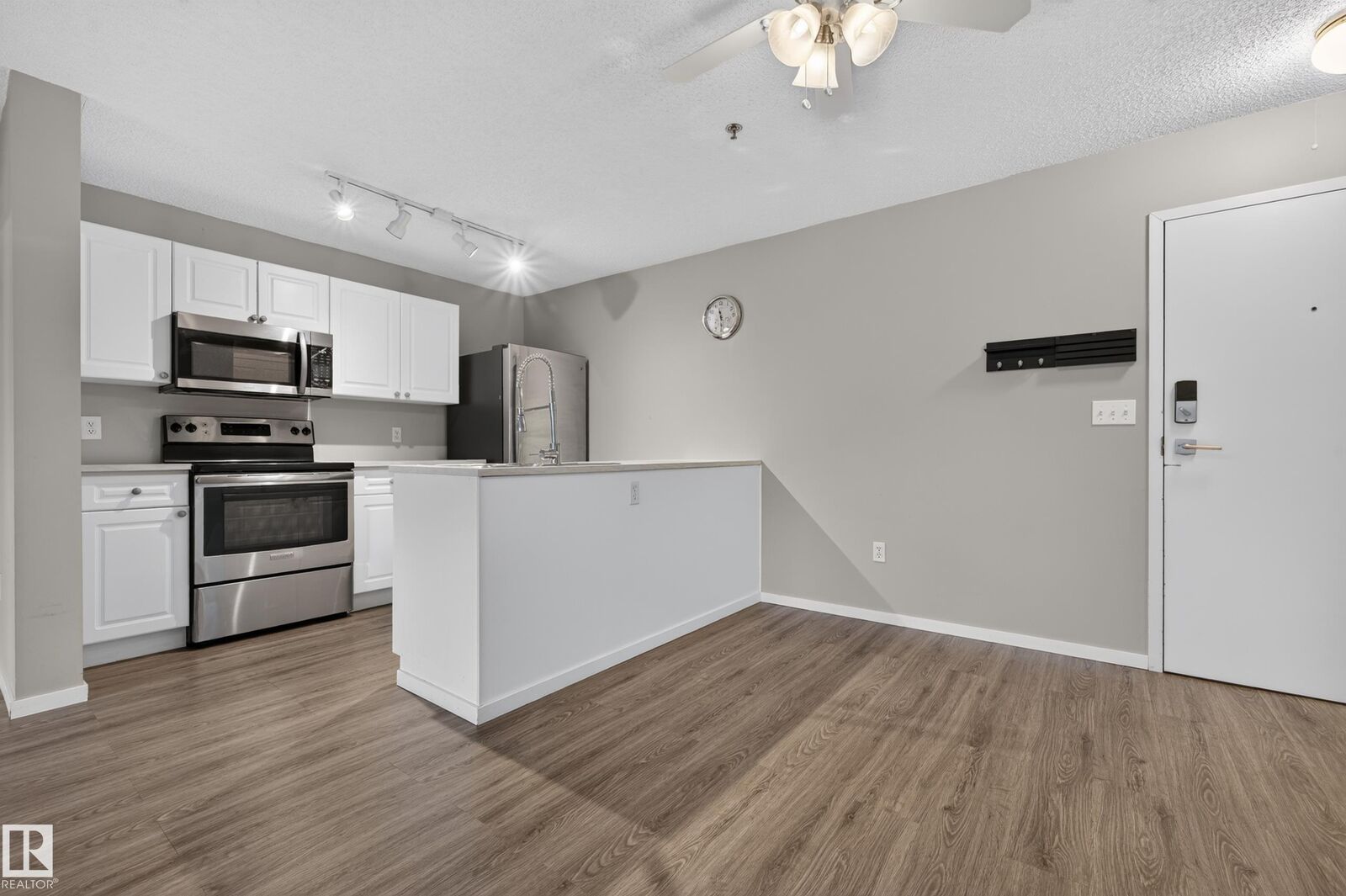 Property Photo:  10331 106 Street NW 23  AB T5J 1H8 