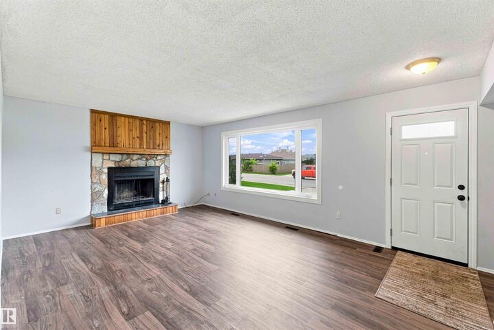 Property Photo:  5916 53 Avenue  AB T0A 2W0 