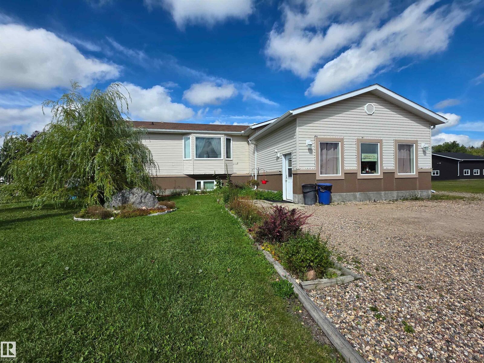 Property Photo:  3808 2nd Street  AB T0A 2K0 