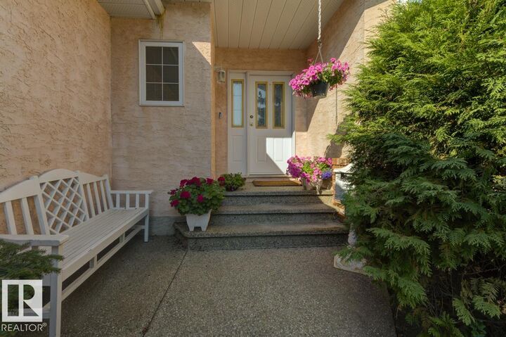 Photo de la propriété:  61 Estate Crescent  AB T8N 5X2 