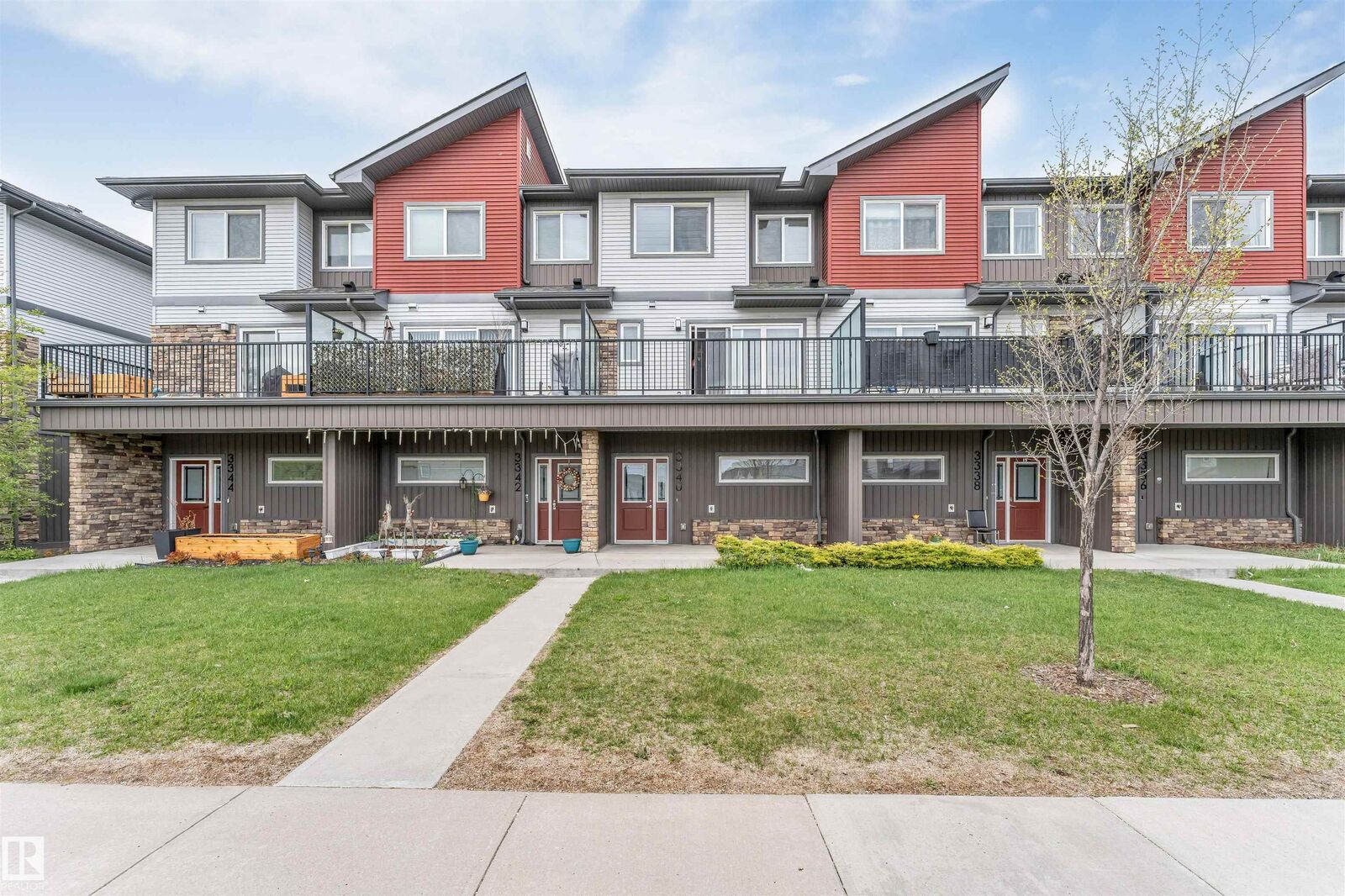 Property Photo:  3340 15A Avenue NW  AB T6T 0Y1 