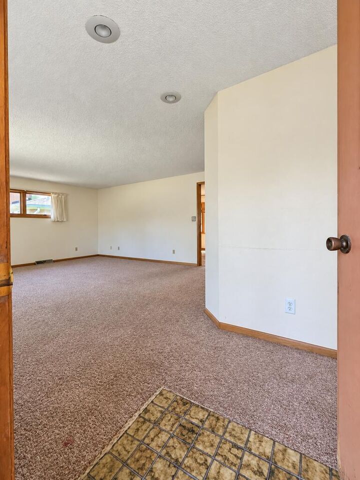 Property Photo: 3213 5th Ave N IA 50501
