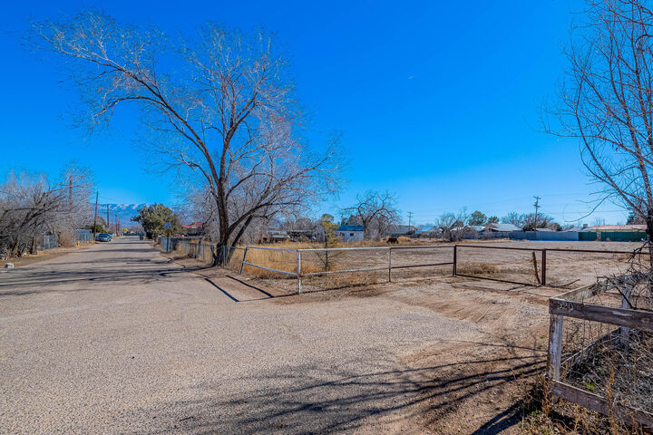 Property Photo:  520 Sandia View Road NW  NM 87107 