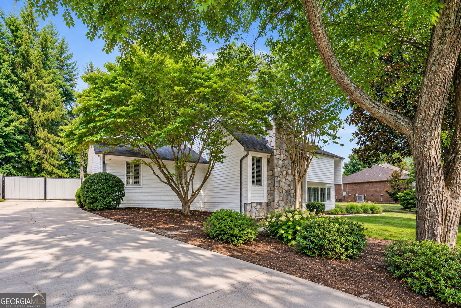 Property Photo:  290 Saddle Lake Drive  GA 30076 
