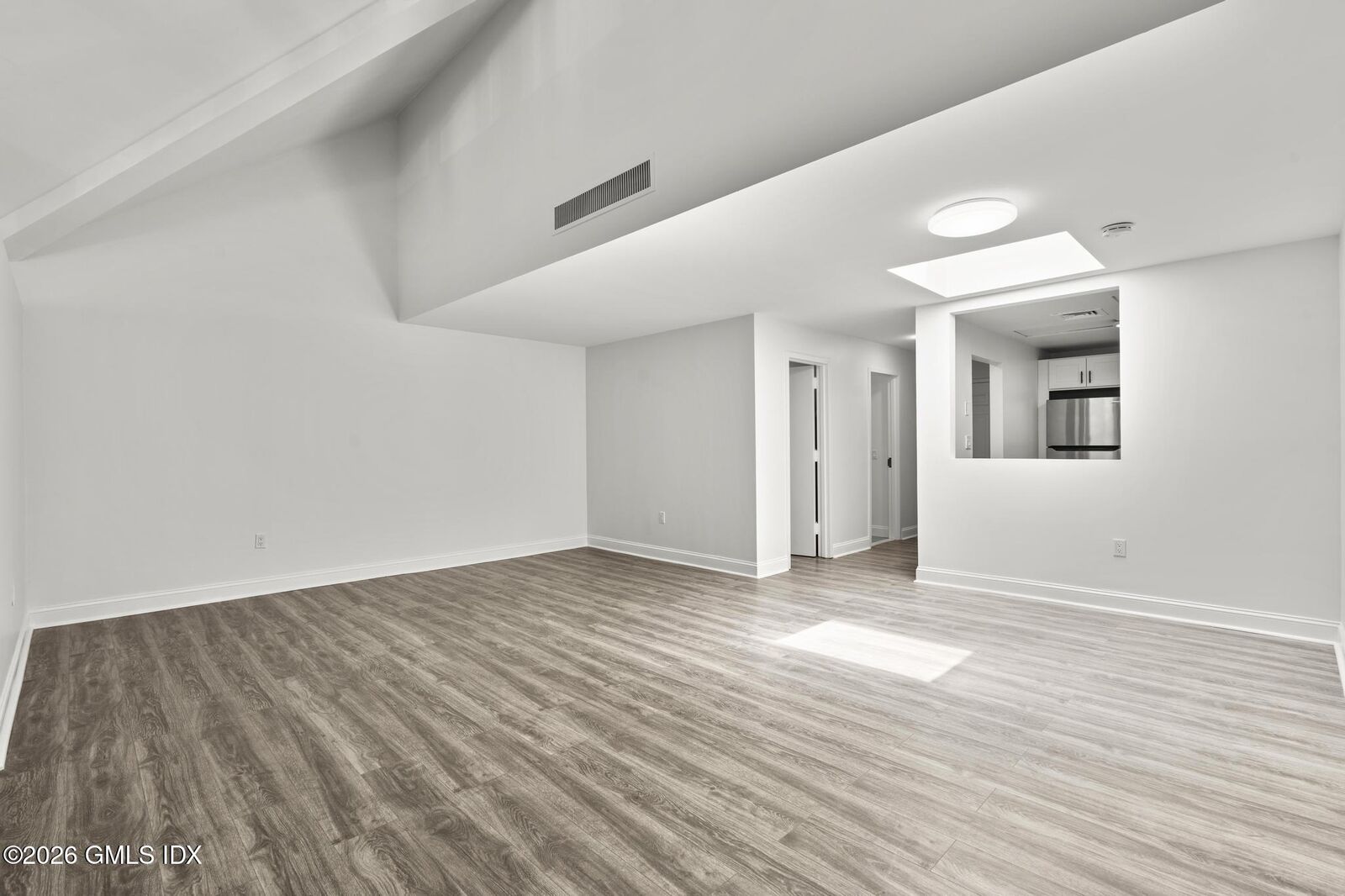 Property Photo: 122 E Putnam Avenue 7 CT 06830