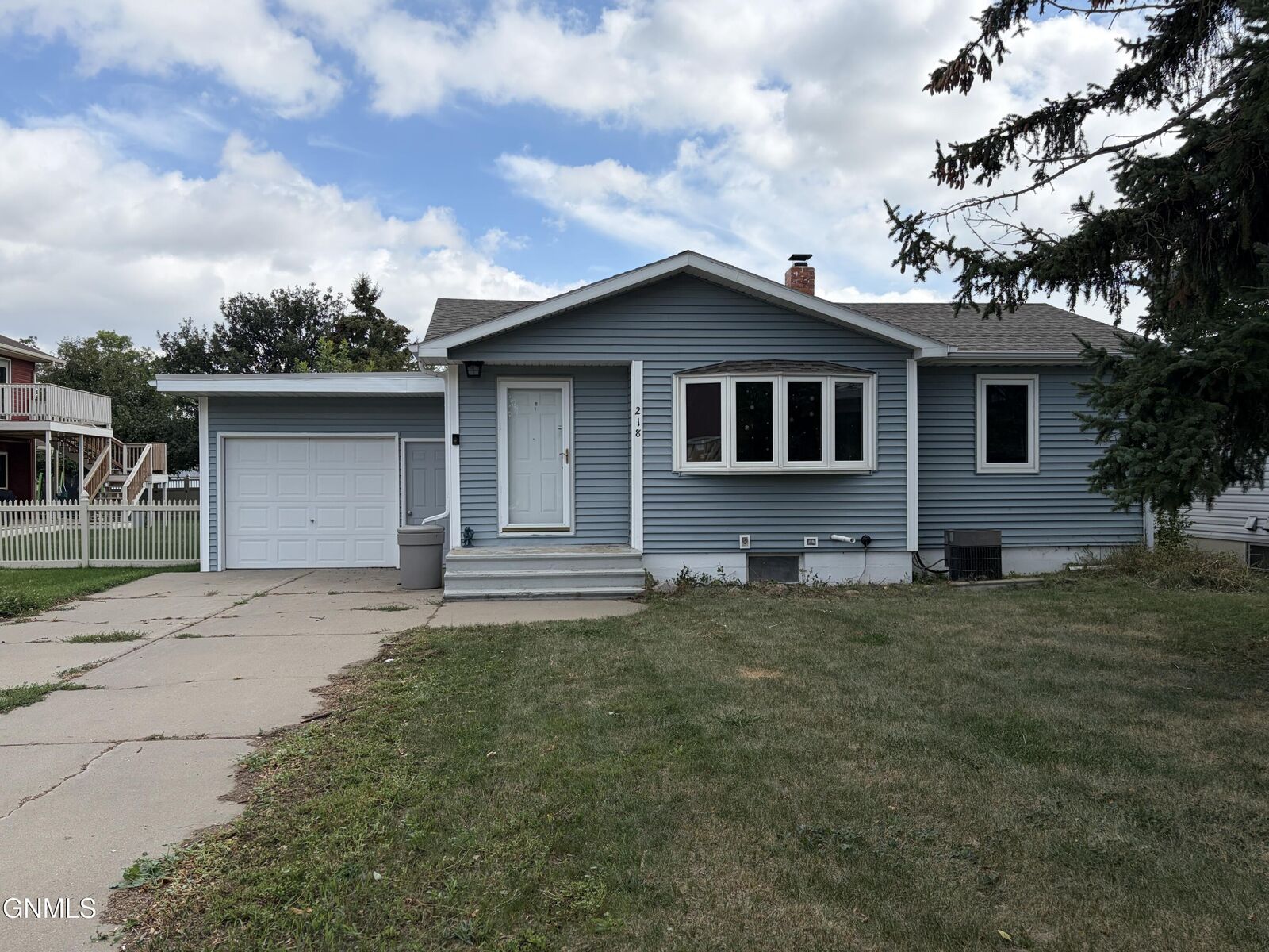 Property Photo: 218 3rd Avenue NW ND 58545