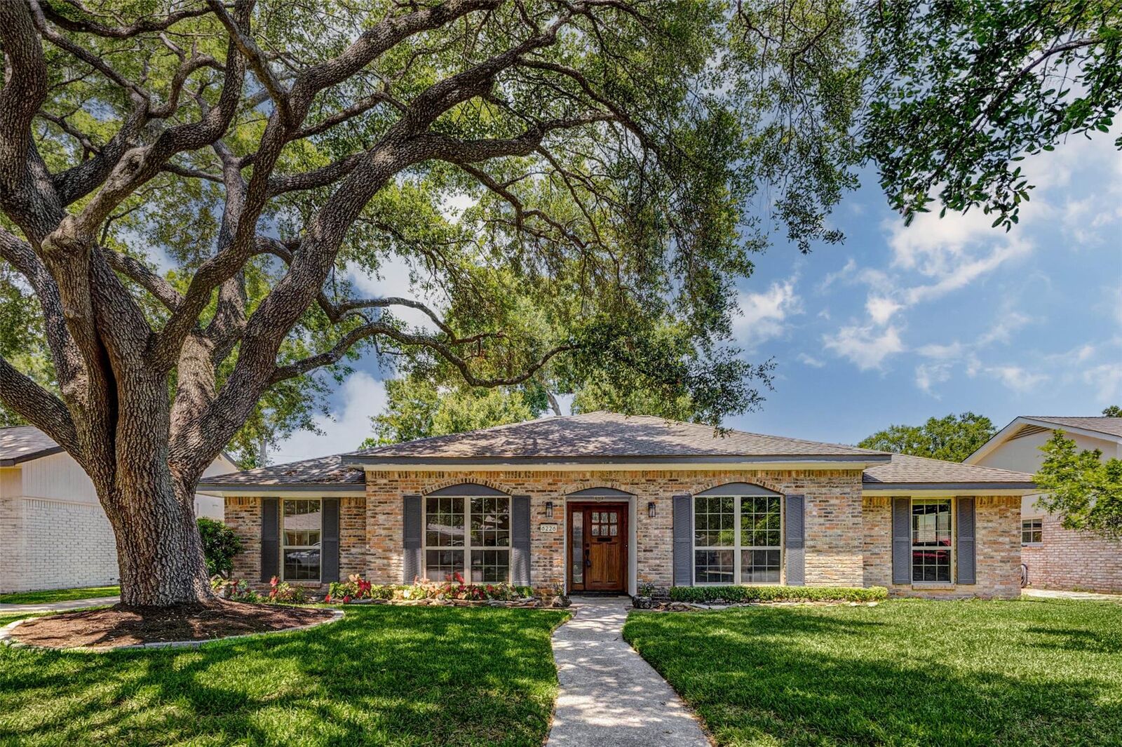 Property Photo: 6226 Paisley Street S TX 77096
